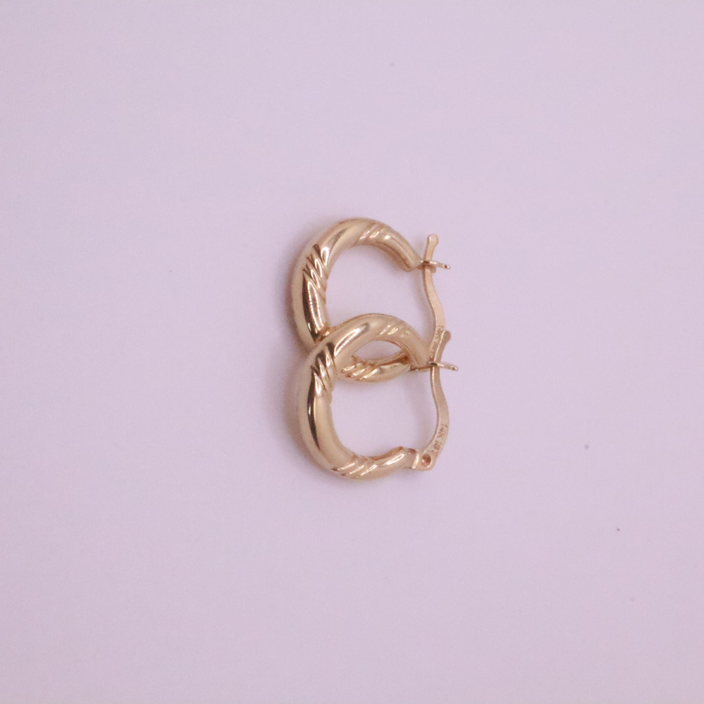 14k Gold round hoops earrings 3 lines desing - 17mm