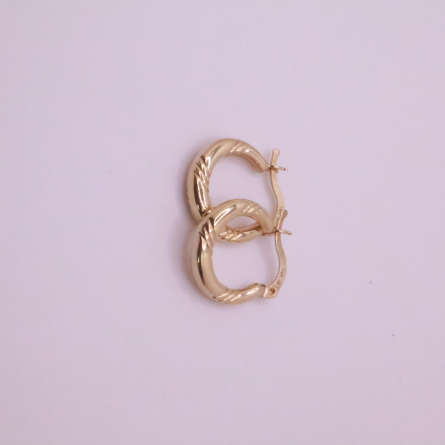 14k Gold round hoops earrings 3 lines desing - 17mm