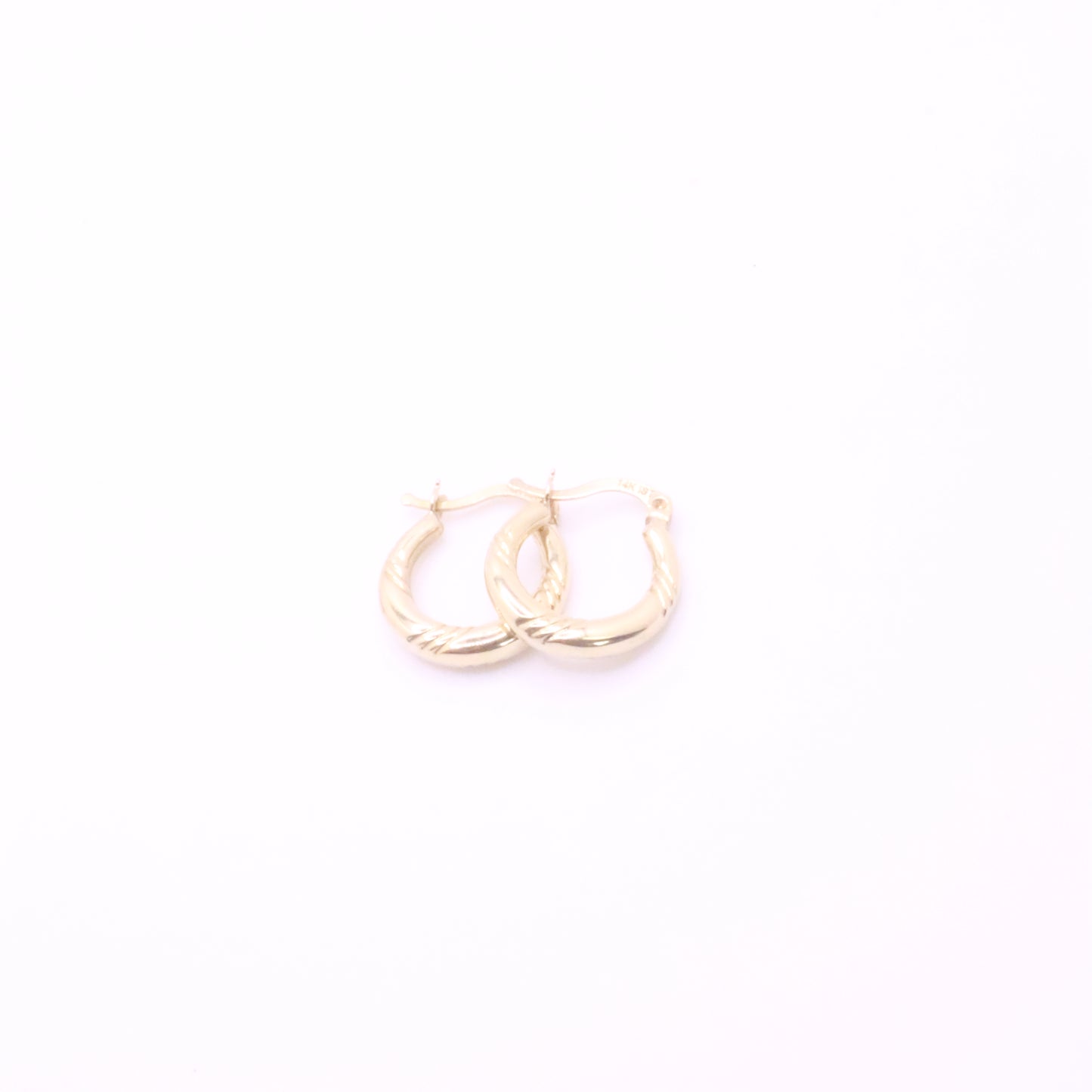 14k Gold round hoops earrings 3 lines desing - 17mm