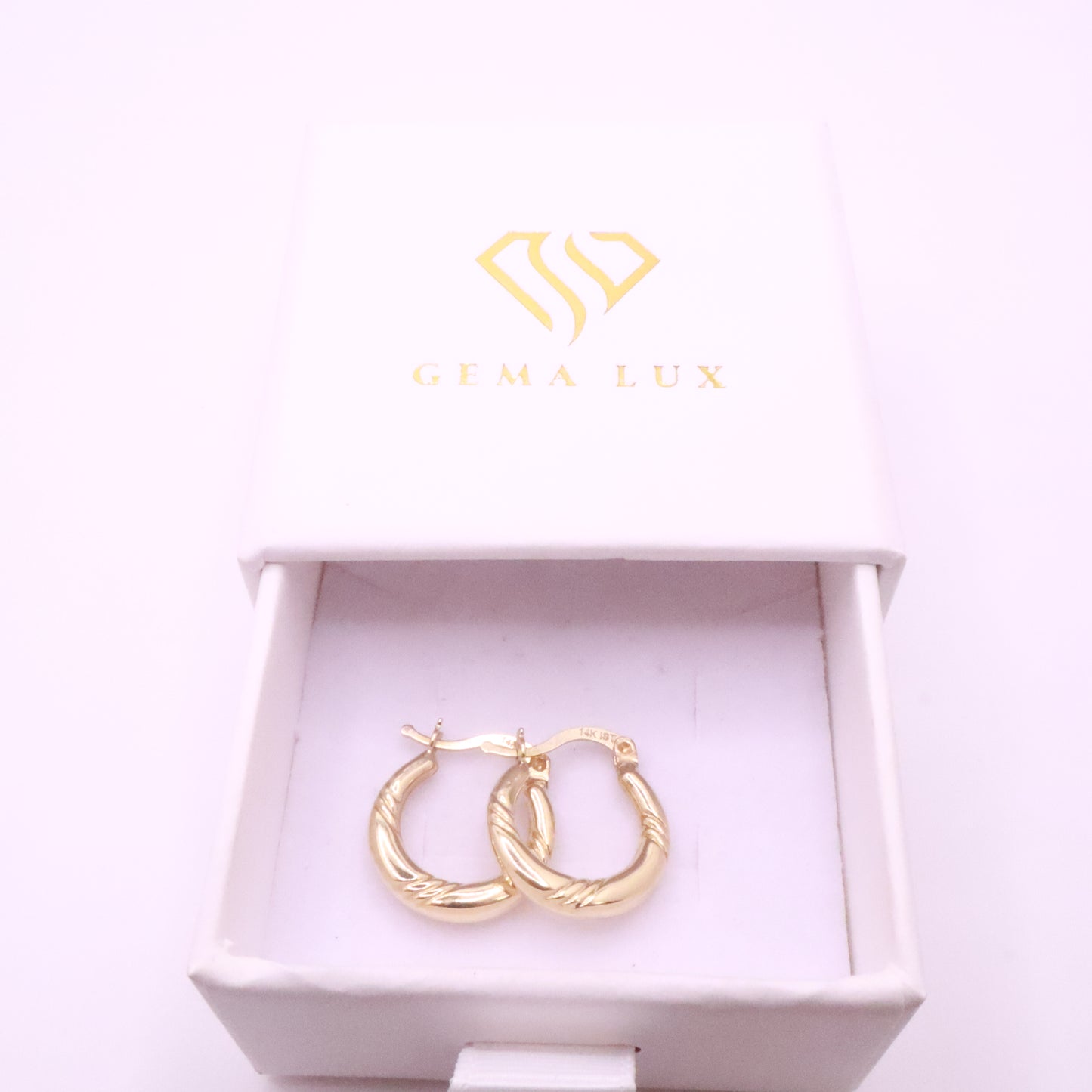 14k Gold round hoops earrings 3 lines desing - 17mm