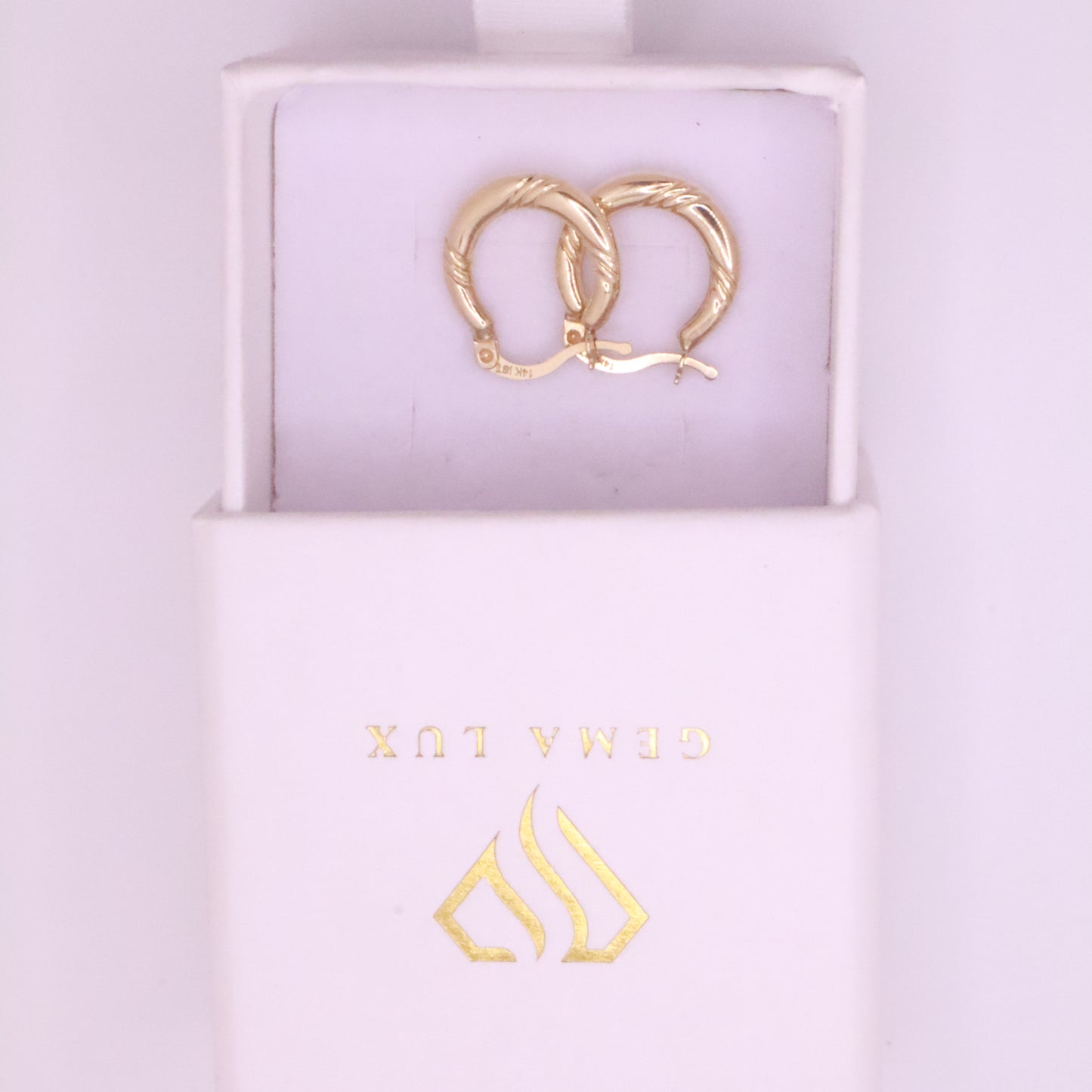 14k Gold round hoops earrings 3 lines desing - 17mm