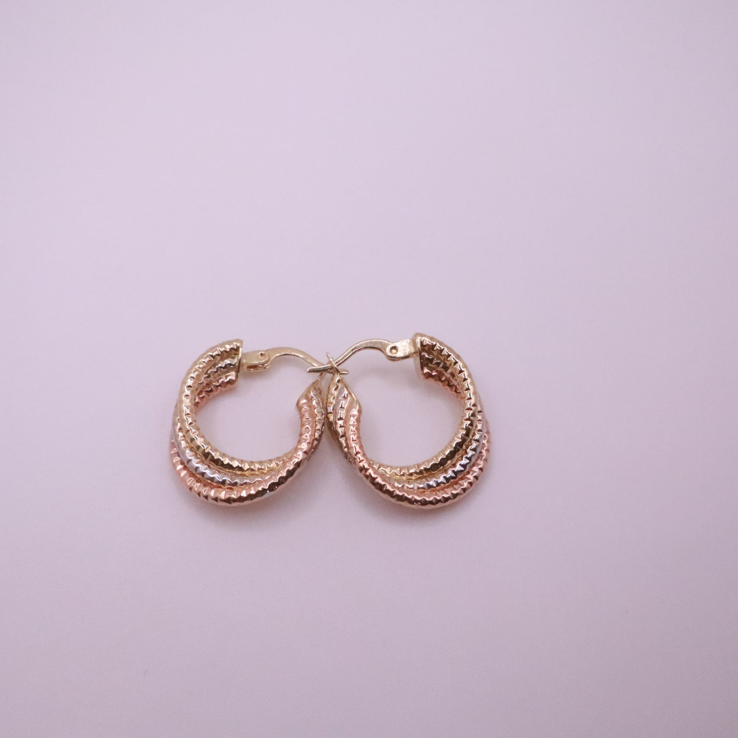 14k Gold textured and twisted hoops earrings 25mm