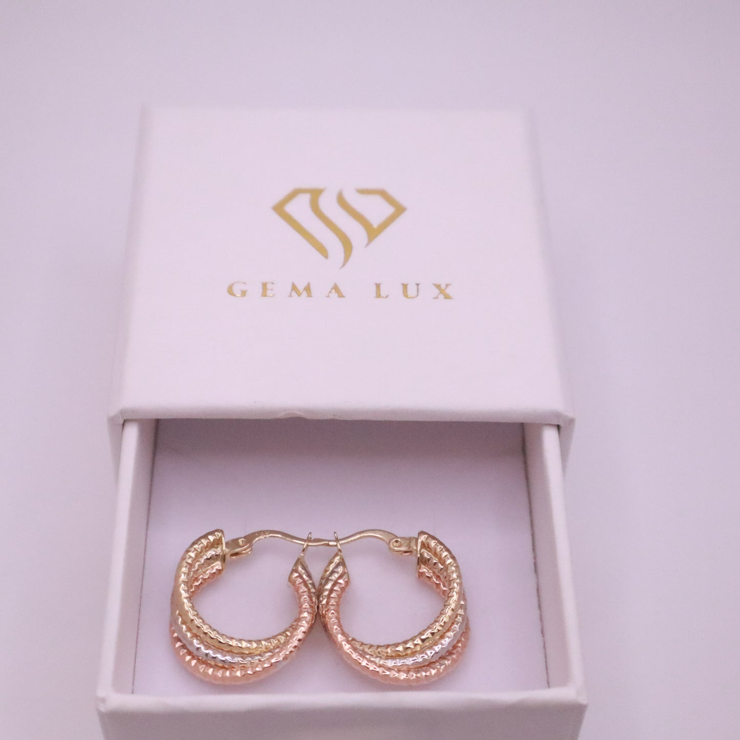 14k Gold textured and twisted hoops earrings 25mm