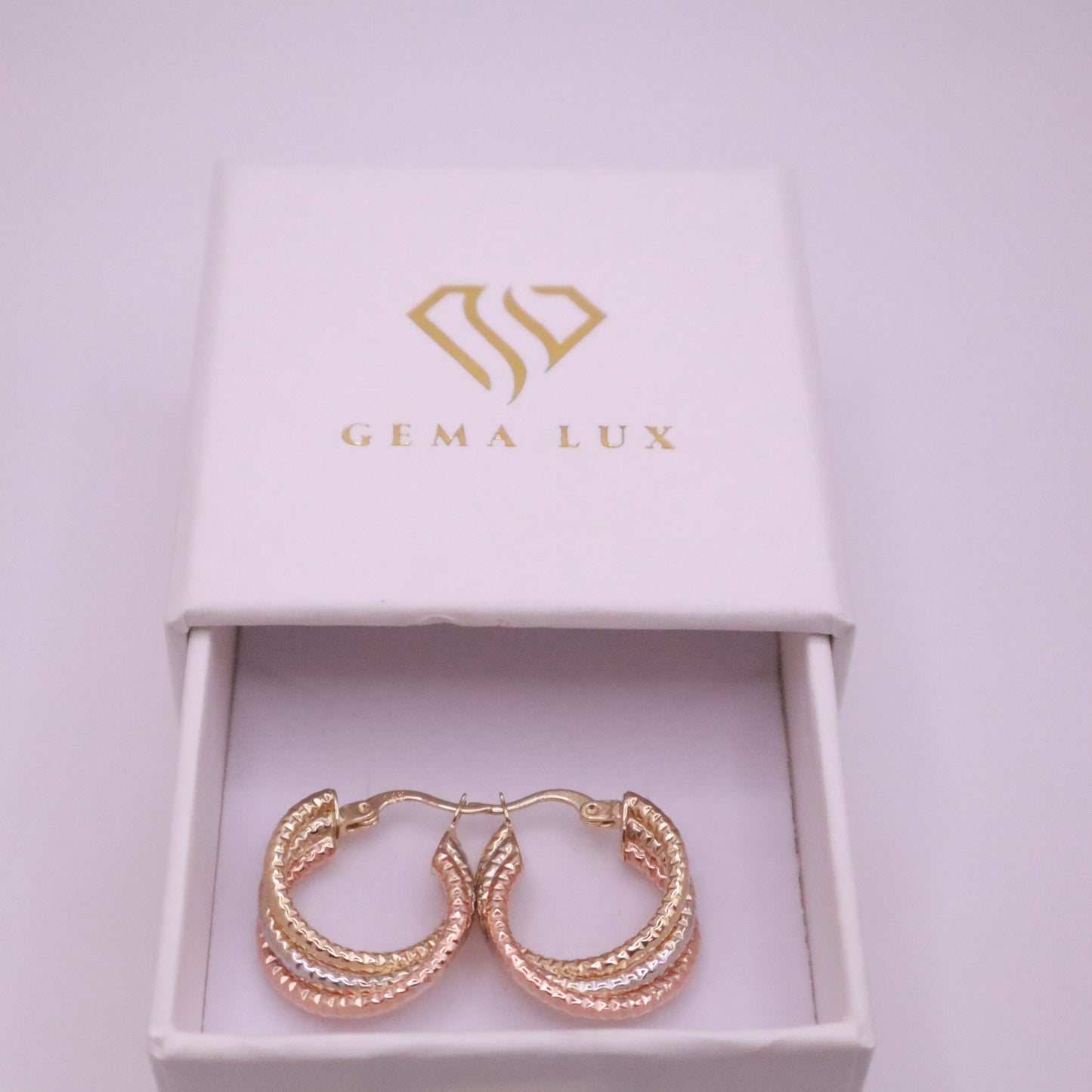 14k Gold textured and twisted hoops earrings 25mm