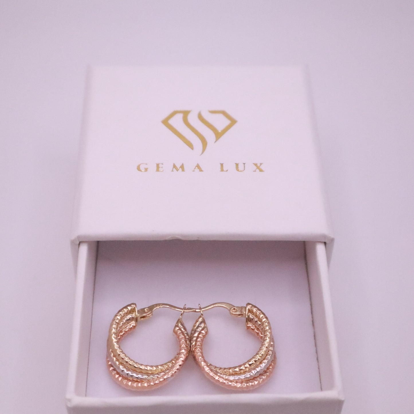 14k Gold textured and twisted hoops earrings 25mm