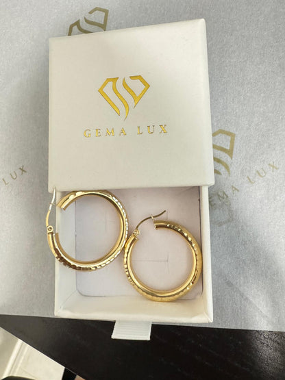 14k Gold dainity round  Hoop Earrings, 18mm textured #