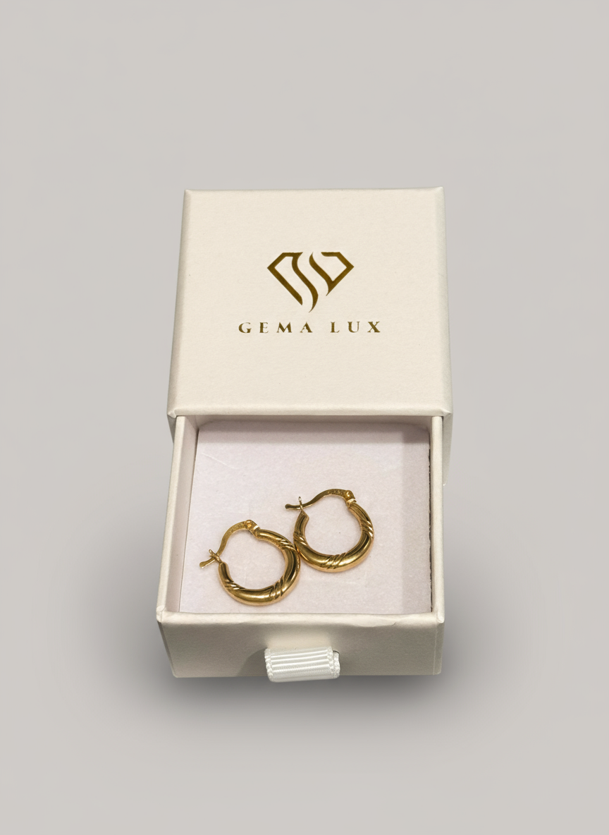 14k Gold round hoops earrings 3 lines desing - 17mm