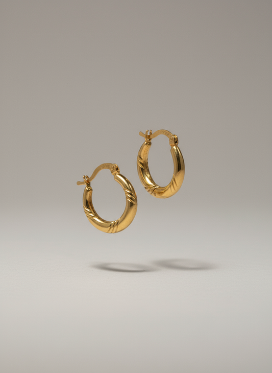 14k Gold round hoops earrings 3 lines desing - 17mm
